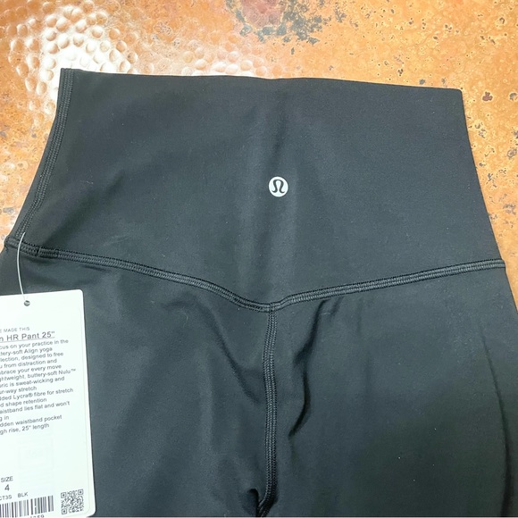 Brand new with tags Align lululemon suze 4. - Picture 3 of 8